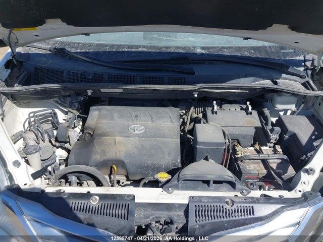 2012 Toyota Sienna Xle 7 Passenger მანქანა იყიდება აუქციონზე, vin: 5TDDK3DC3CS041662, აუქციონის ნომერი: 12595747