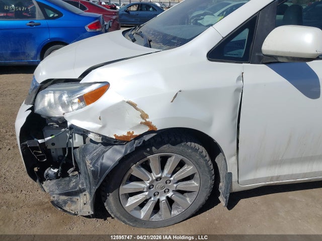 2012 Toyota Sienna Xle 7 Passenger მანქანა იყიდება აუქციონზე, vin: 5TDDK3DC3CS041662, აუქციონის ნომერი: 12595747
