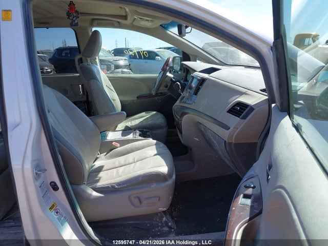 2012 Toyota Sienna Xle 7 Passenger მანქანა იყიდება აუქციონზე, vin: 5TDDK3DC3CS041662, აუქციონის ნომერი: 12595747