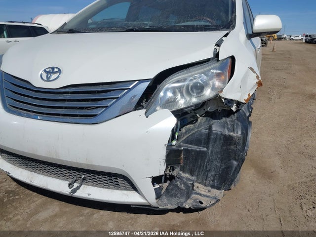 2012 Toyota Sienna Xle 7 Passenger მანქანა იყიდება აუქციონზე, vin: 5TDDK3DC3CS041662, აუქციონის ნომერი: 12595747