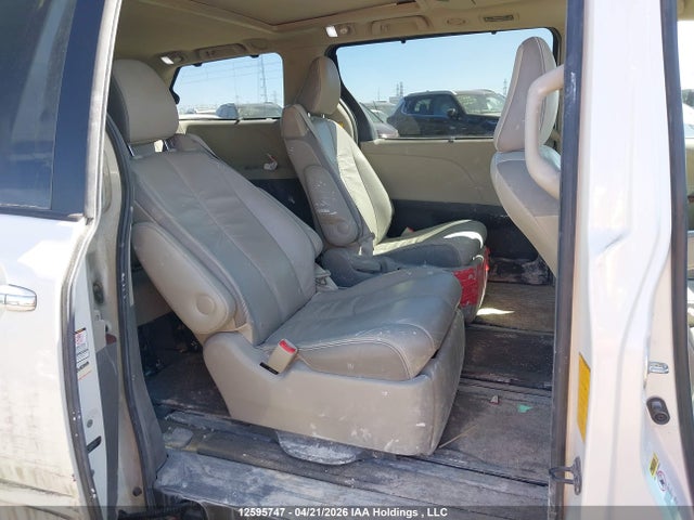 2012 Toyota Sienna Xle 7 Passenger მანქანა იყიდება აუქციონზე, vin: 5TDDK3DC3CS041662, აუქციონის ნომერი: 12595747