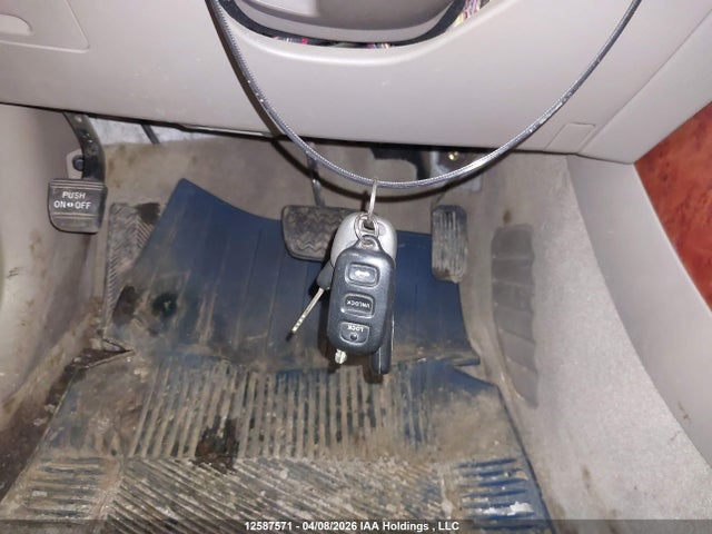 2003 Toyota Camry Le V6/se/se V6/xle V6 მანქანა იყიდება აუქციონზე, vin: JTDBF30K530136056, აუქციონის ნომერი: 12587571