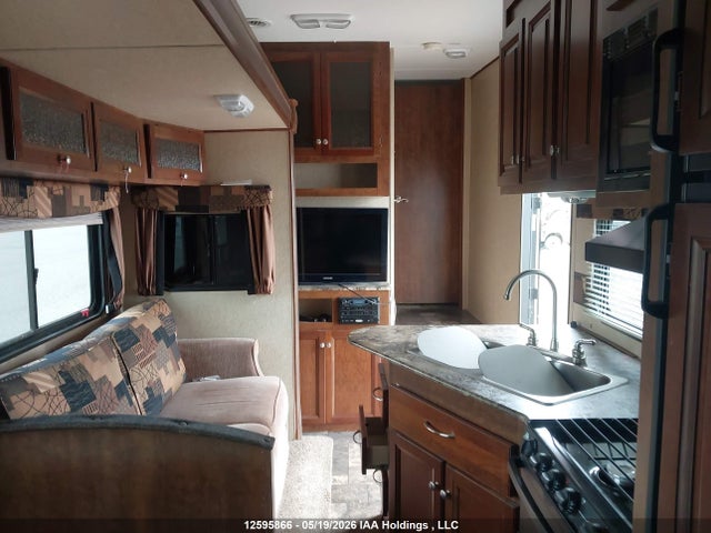 2015 Coachmen 345bhs მანქანა იყიდება აუქციონზე, vin: 5ZT3CLTB3FA310311, აუქციონის ნომერი: 12595866