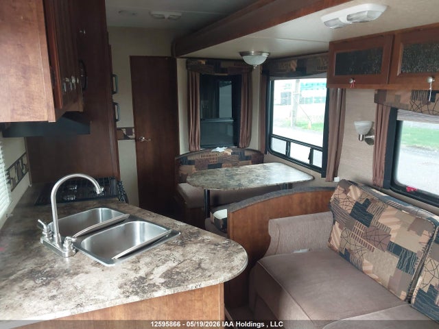 2015 Coachmen 345bhs მანქანა იყიდება აუქციონზე, vin: 5ZT3CLTB3FA310311, აუქციონის ნომერი: 12595866