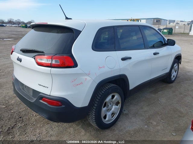 1C4PJLAS4GW369786 Jeep Cherokee Sport