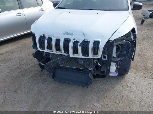 1C4PJLAS4GW369786 Jeep Cherokee Sport