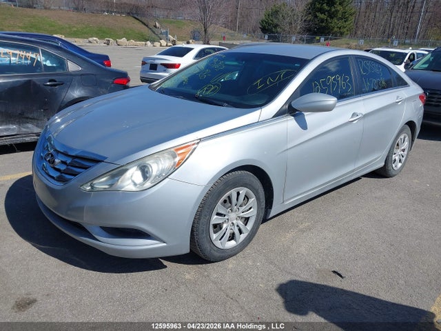 2013 Hyundai Sonata Gl მანქანა იყიდება აუქციონზე, vin: 5NPEB4AC7DH731386, აუქციონის ნომერი: 12595963