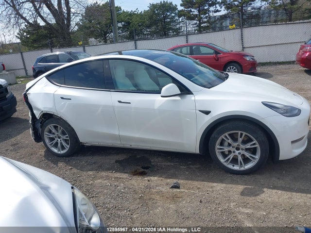5YJYGDEE2MF070374 Tesla Model Y