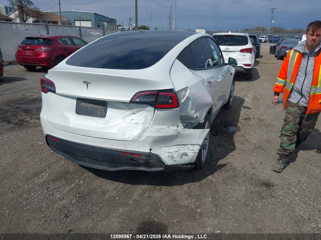 5YJYGDEE2MF070374 Tesla Model Y