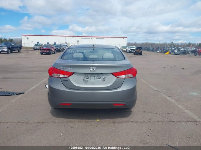 Продажа на аукционе авто 2013 Hyundai Elantra Gl, vin: 5NPDH4AE2DH453251, номер лота: 12595982