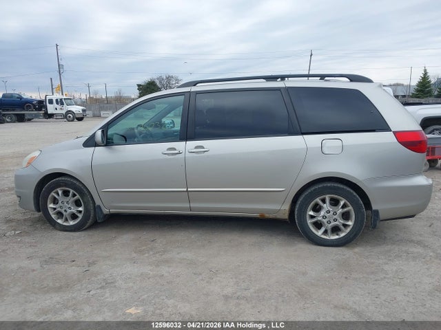 2004 Toyota Sienna მანქანა იყიდება აუქციონზე, vin: 5TDZA22C34S196946, აუქციონის ნომერი: 12596032