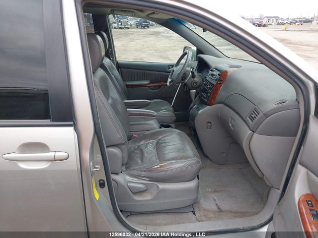 2004 Toyota Sienna მანქანა იყიდება აუქციონზე, vin: 5TDZA22C34S196946, აუქციონის ნომერი: 12596032