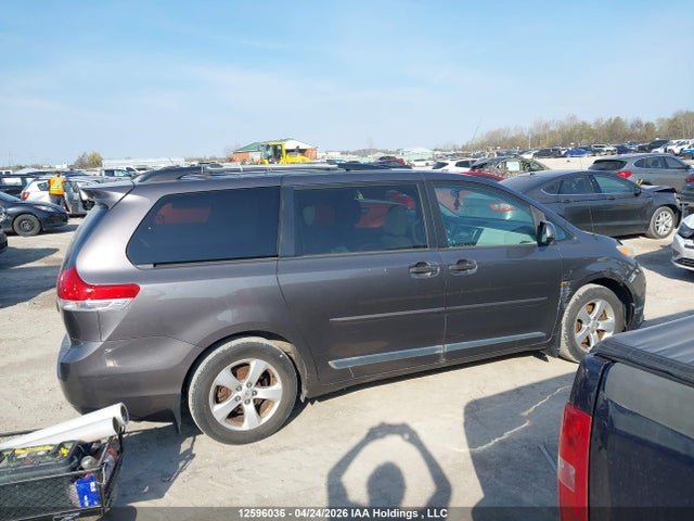 12596036 :رقم المزاد ، 5TDZK3DC2DS289652 vin ، 2013 Toyota Sienna مزاد بيع