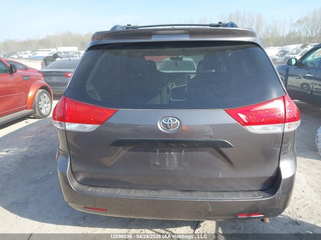 12596036 :رقم المزاد ، 5TDZK3DC2DS289652 vin ، 2013 Toyota Sienna مزاد بيع