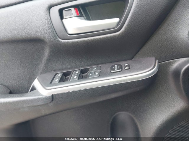 12596057 :رقم المزاد ، 4T1BD1FK9FU161102 vin ، 2015 Toyota Camry Hybrid Se مزاد بيع