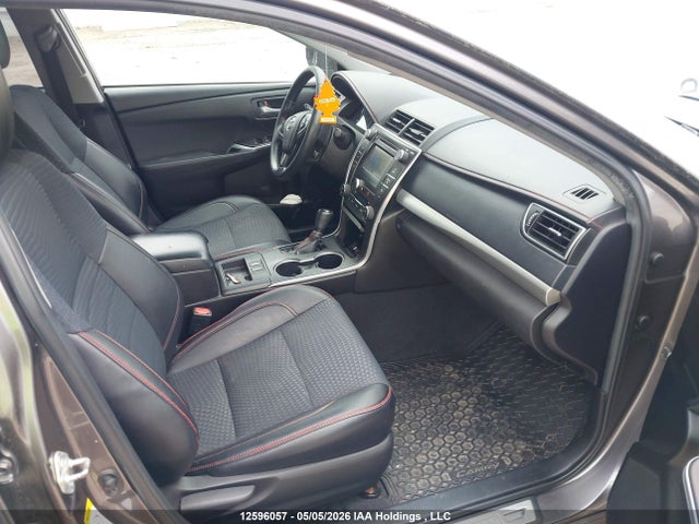 12596057 :رقم المزاد ، 4T1BD1FK9FU161102 vin ، 2015 Toyota Camry Hybrid Se مزاد بيع