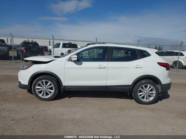 2017 Nissan Rogue Sport S/sv/sl მანქანა იყიდება აუქციონზე, vin: JN1BJ1CR0HW114470, აუქციონის ნომერი: 12596074