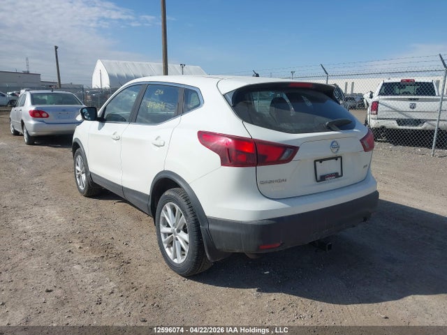 2017 Nissan Rogue Sport S/sv/sl მანქანა იყიდება აუქციონზე, vin: JN1BJ1CR0HW114470, აუქციონის ნომერი: 12596074