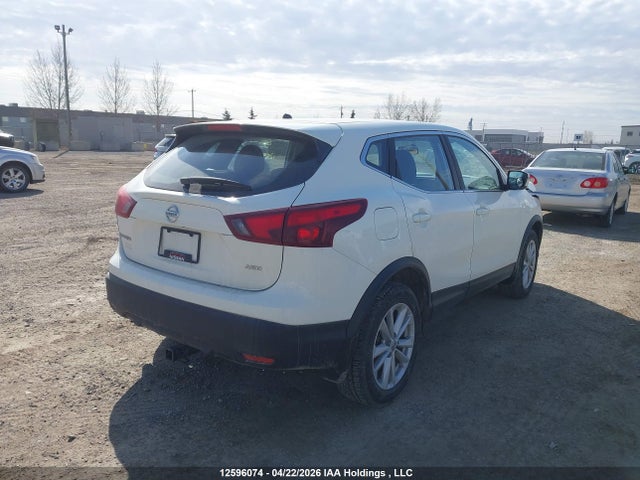 2017 Nissan Rogue Sport S/sv/sl მანქანა იყიდება აუქციონზე, vin: JN1BJ1CR0HW114470, აუქციონის ნომერი: 12596074