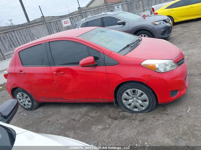 2012 Toyota Yaris Hatchback მანქანა იყიდება აუქციონზე, vin: JTDKTUD36CD516971, აუქციონის ნომერი: 12596076