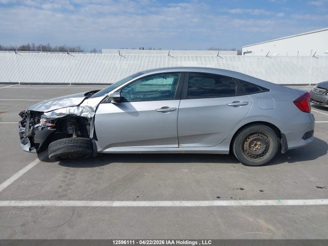 Продаж на аукціоні авто 2018 Honda Civic, vin: 2HGFC2F62JH019110, номер лоту: 12596111