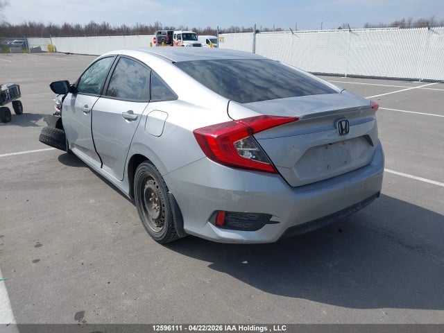 Продаж на аукціоні авто 2018 Honda Civic, vin: 2HGFC2F62JH019110, номер лоту: 12596111