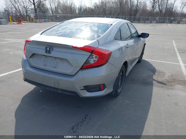 Продаж на аукціоні авто 2018 Honda Civic, vin: 2HGFC2F62JH019110, номер лоту: 12596111