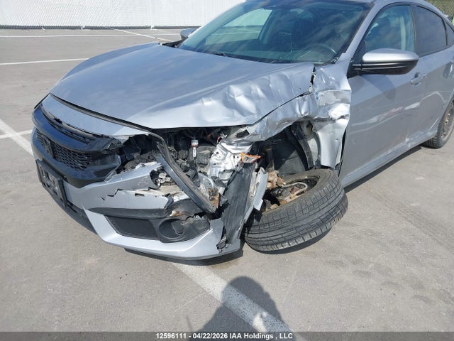 Продаж на аукціоні авто 2018 Honda Civic, vin: 2HGFC2F62JH019110, номер лоту: 12596111