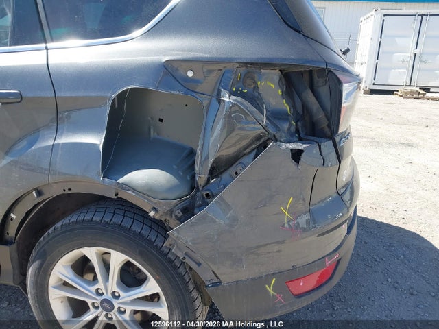1FMCU9HD9JUB88763 Ford ESCAPE SEL