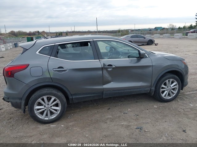 JN1BJ1CP3JW154529 Nissan Qashqai S 4dr2wd