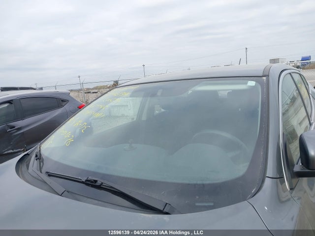 JN1BJ1CP3JW154529 Nissan Qashqai S 4dr2wd