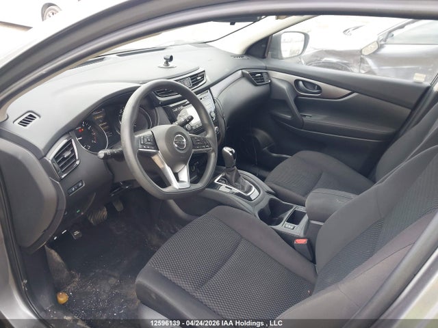 JN1BJ1CP3JW154529 Nissan Qashqai S 4dr2wd