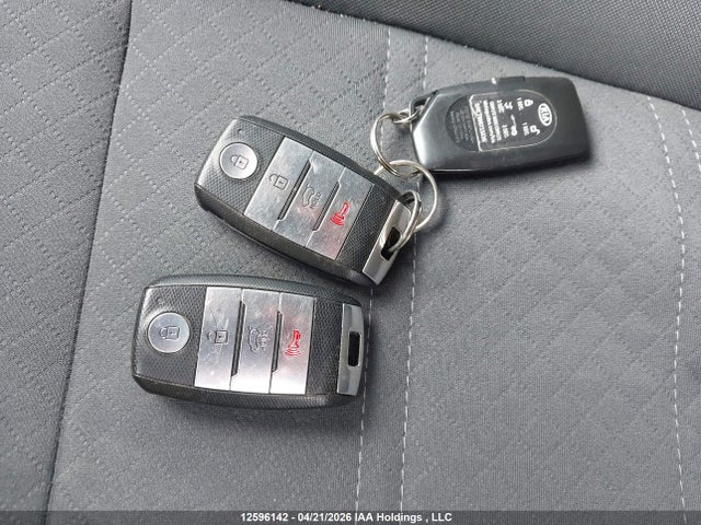 12596142 :رقم المزاد ، 5XYPGDA59HG316269 vin ، 2017 Kia Sorento 3.3l Lx V6 7-seater مزاد بيع