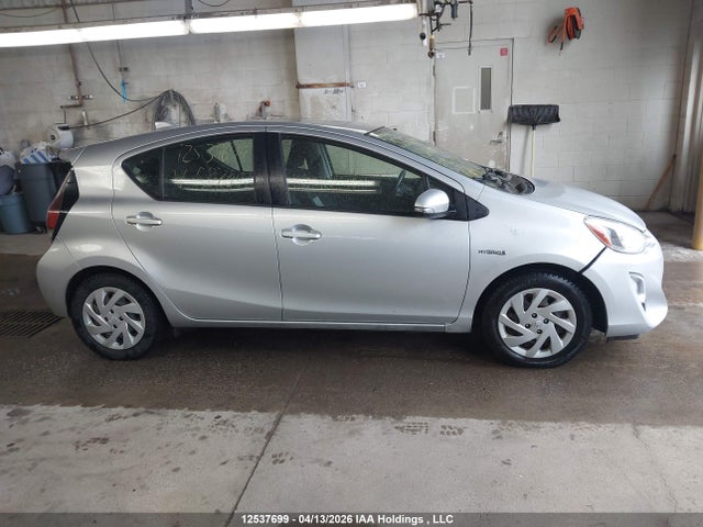 JTDKDTB39F1587047 Toyota Prius C Technology