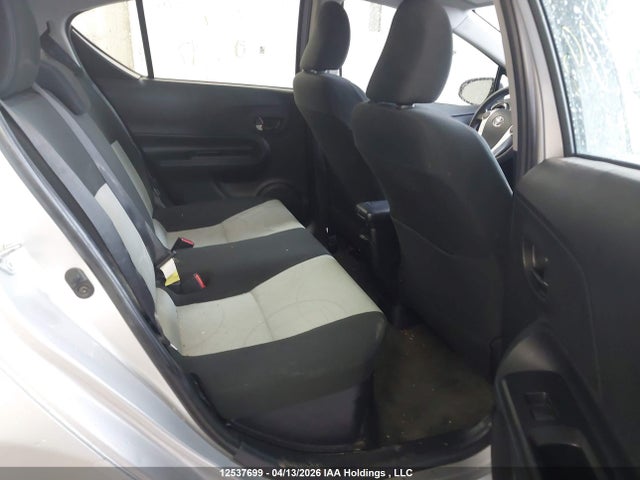 JTDKDTB39F1587047 Toyota Prius C Technology