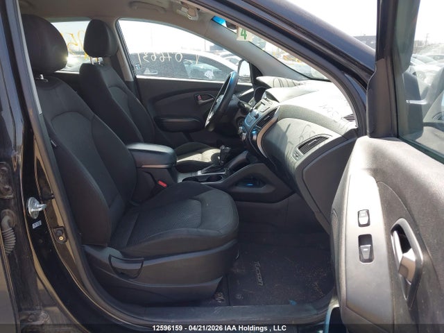 KM8JTCAFXFU076631 Hyundai TUCSON GLS