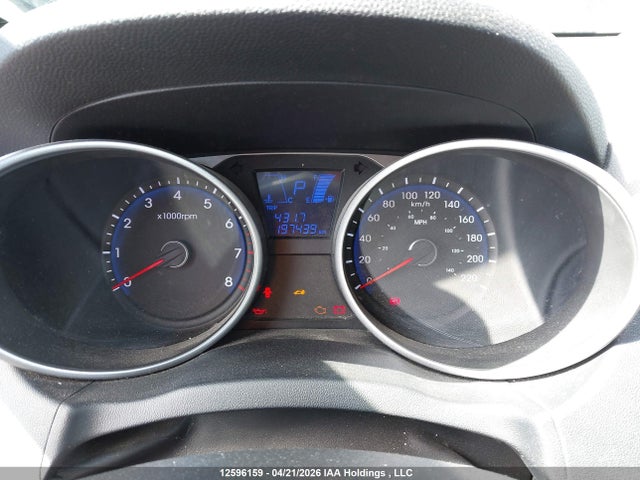 KM8JTCAFXFU076631 Hyundai TUCSON GLS