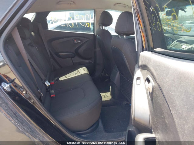KM8JTCAFXFU076631 Hyundai TUCSON GLS
