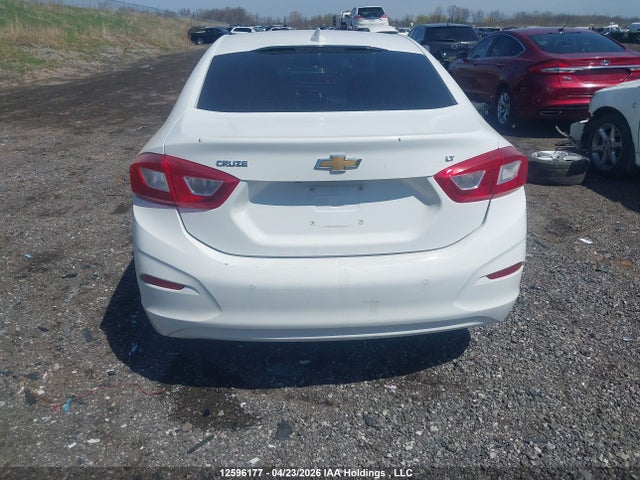 2017 Chevrolet Cruze Lt Auto მანქანა იყიდება აუქციონზე, vin: 3G1BE5SM2HS597706, აუქციონის ნომერი: 12596177