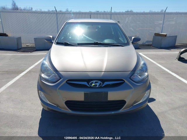 2012 Hyundai Accent მანქანა იყიდება აუქციონზე, vin: KMHCU5AE8CU050100, აუქციონის ნომერი: 12596405