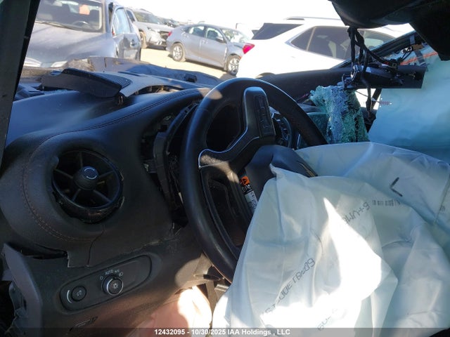 12432095 :رقم المزاد ، 3GNKBLRS2LS571552 vin ، 2020 Chevrolet Blazer Premier مزاد بيع