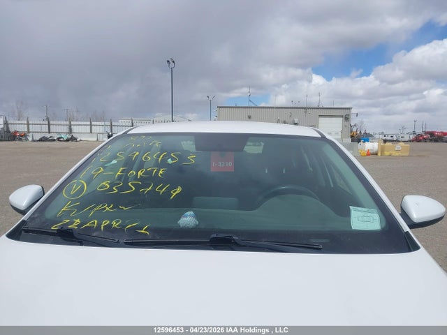 3KPF24AD1KE035749 KIA Forte Fe/lx/lxs