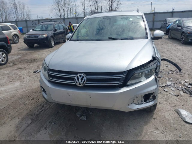WVGNV7AX4HW512375 Volkswagen Tiguan Wolfsburg