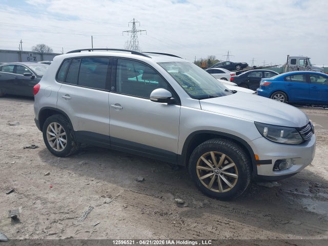WVGNV7AX4HW512375 Volkswagen Tiguan Wolfsburg