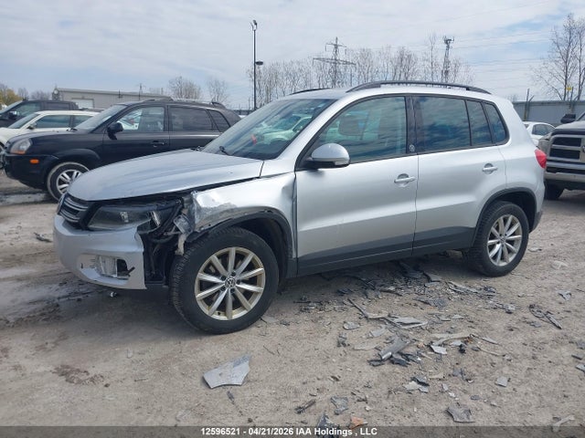 WVGNV7AX4HW512375 Volkswagen Tiguan Wolfsburg