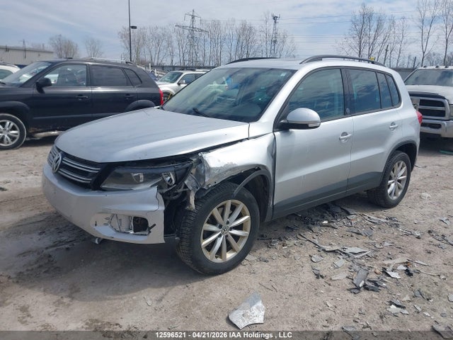 WVGNV7AX4HW512375 Volkswagen Tiguan Wolfsburg