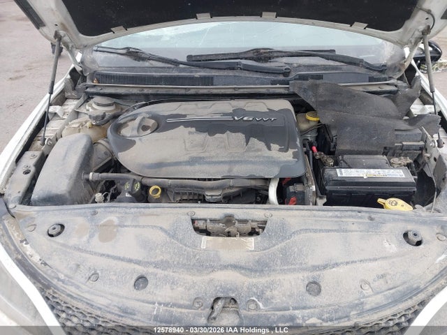 2015 Chrysler 200 Limited მანქანა იყიდება აუქციონზე, vin: 1C3CCCAG1FN672358, აუქციონის ნომერი: 12578940