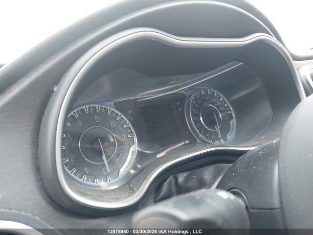 2015 Chrysler 200 Limited მანქანა იყიდება აუქციონზე, vin: 1C3CCCAG1FN672358, აუქციონის ნომერი: 12578940