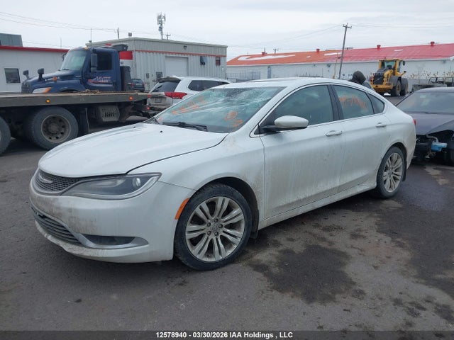 2015 Chrysler 200 Limited მანქანა იყიდება აუქციონზე, vin: 1C3CCCAG1FN672358, აუქციონის ნომერი: 12578940