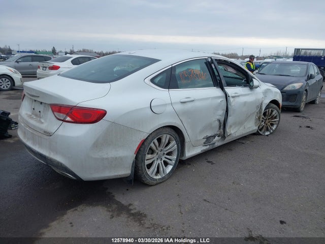 2015 Chrysler 200 Limited მანქანა იყიდება აუქციონზე, vin: 1C3CCCAG1FN672358, აუქციონის ნომერი: 12578940